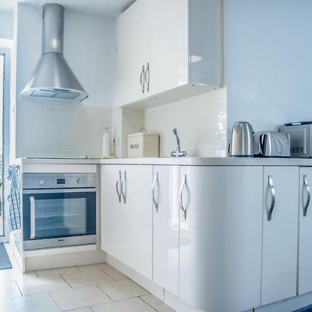 St Julians View - 1 Bedroom Apartment - Tenby Ngoại thất bức ảnh