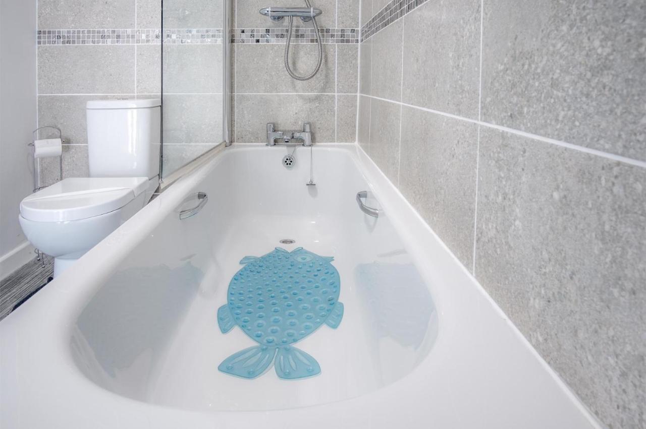 St Julians View - 1 Bedroom Apartment - Tenby Ngoại thất bức ảnh