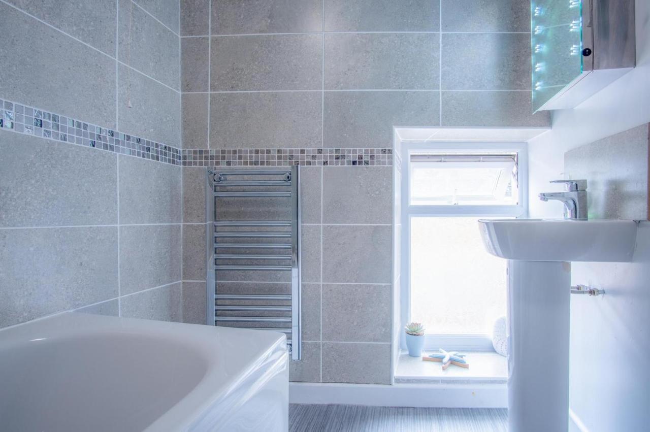 St Julians View - 1 Bedroom Apartment - Tenby Ngoại thất bức ảnh